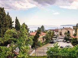 Charming Lovran Apartments With Wonderful Sea View