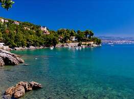 Cozy Lovran Apartment With Balcony