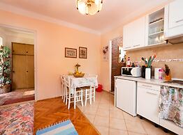 Elegant Lovran Apartment With Large Outdoor Area