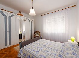 Elegant Lovran Apartment With Large Outdoor Area