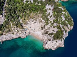 Chic and Cozy Brsec Apartment With Sea View