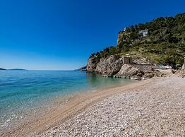 Chic and Cozy Brsec Apartment With Sea View