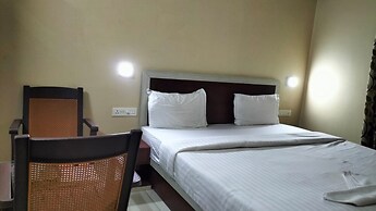 Goroomgo Golden Wave Puri