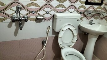 Goroomgo Golden Wave Puri