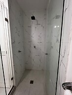 HERMOSO ESTUDIO 311 BY PARCEROS GROUP