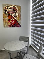 HERMOSO ESTUDIO 311 BY PARCEROS GROUP