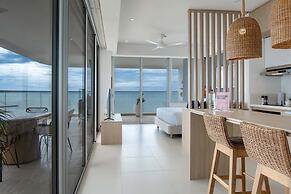 w Majestic Loft w Ocean View in Crespo