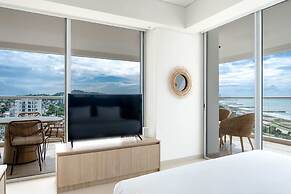 w Majestic Loft w Ocean View in Crespo