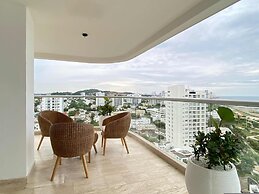 w Majestic Loft w Ocean View in Crespo