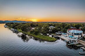 New Big Blue - Waterfront w Private Pool