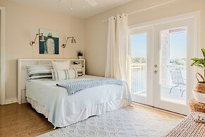 New Big Blue - Waterfront w Private Pool