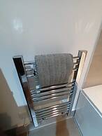 Broad St - 1 Bedroom - 1 Bathroom - Free Parking