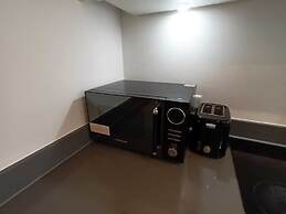 Broad St - 1 Bedroom - 1 Bathroom - Free Parking