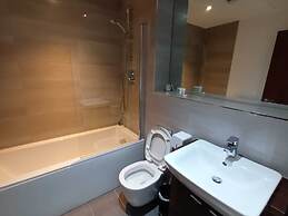 Broad St - 1 Bedroom - 1 Bathroom - Free Parking