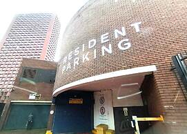 Broad St - 1 Bedroom - 1 Bathroom - Free Parking