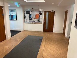 Broad St - 1 Bedroom - 1 Bathroom - Free Parking