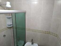 Kitnet com ar na praia das Astúrias