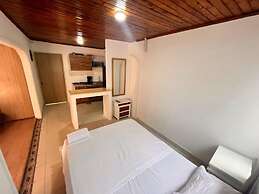 ESTUDIO CON JACUZZI BY PARCEROS GROUP