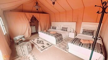 Adrar Luxury Camp