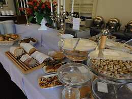 Holiday Home Near Convenient Dinning-by Traum