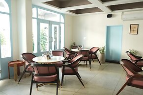 Fabhotel Memories Inn