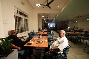 Fabhotel Memories Inn