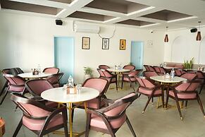 Fabhotel Memories Inn