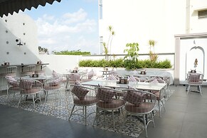 Fabhotel Memories Inn