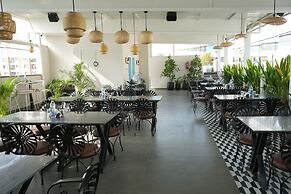 Fabhotel Memories Inn