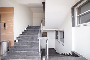 Fabhotel Johri Regency