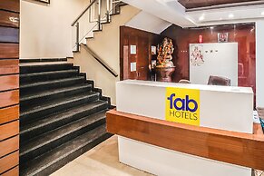 Fabhotel Johri Regency