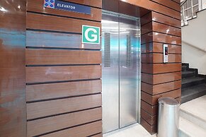 Fabhotel Johri Regency