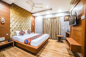 Fabhotel Johri Regency