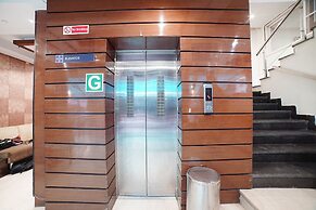 Fabhotel Johri Regency