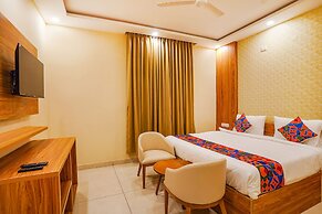 Fabhotel Prime The Waves