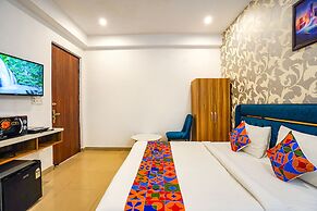 Fabhotel Noida Business Suites