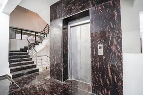 Fabhotel Noida Business Suites