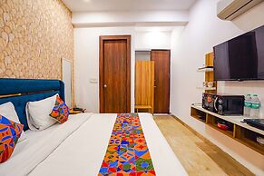 Fabhotel Noida Business Suites