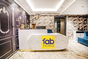Fabhotel Noida Business Suites