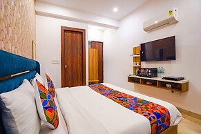 Fabhotel Noida Business Suites