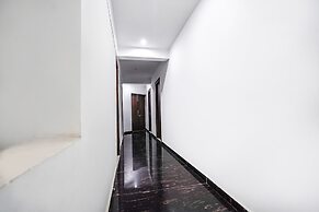 Fabhotel Noida Business Suites