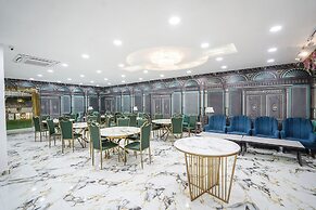 Fabhotel Noida Business Suites