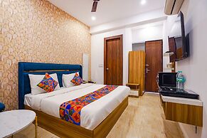 Fabhotel Noida Business Suites