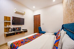 Fabhotel Noida Business Suites