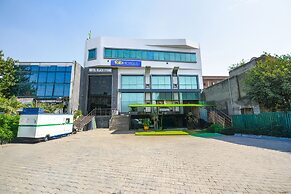 Fabhotel Black Stone Palace