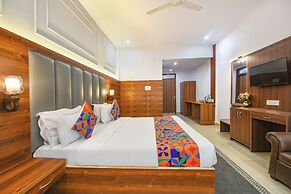 Fabhotel Black Stone Palace