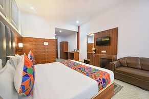 Fabhotel Black Stone Palace