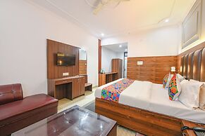 Fabhotel Black Stone Palace