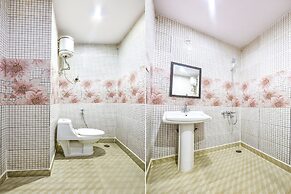 Fabhotel Black Stone Palace