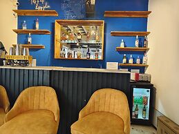 Hotel Aura by Woco Stays